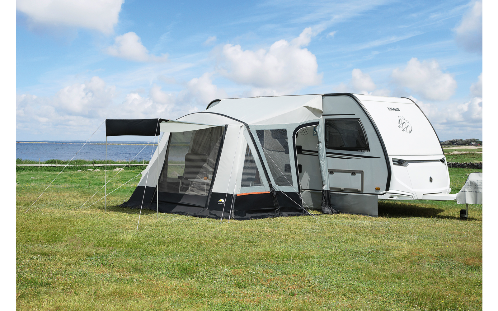 Oppblåsbart reisefortelt Fortuna Air 300x280 cm, 12 kg - DWT