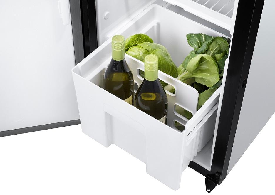 Nærbilde av dørhengsel på Absorpsjonskjøleskap N4080 81 l