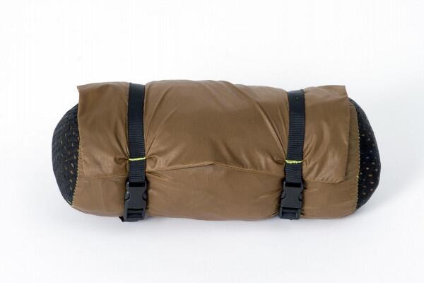 Justerbare karabinkroker på Adventure Wing tarp for hengekøye 320 cm med vindskjerm