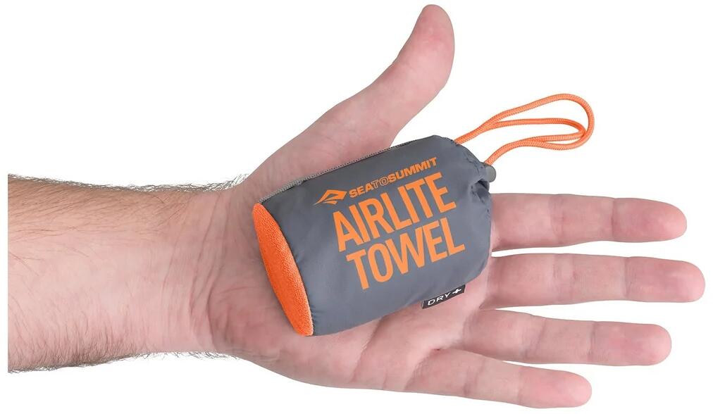 Airlite reisehåndkle ultralett resirkulert polyester Sea to Summit montert på oppheng