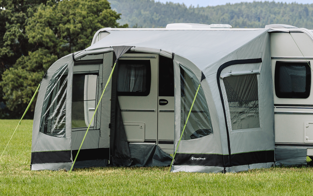 Arona Alu reisefortelt for campingvogn forfra med innganger