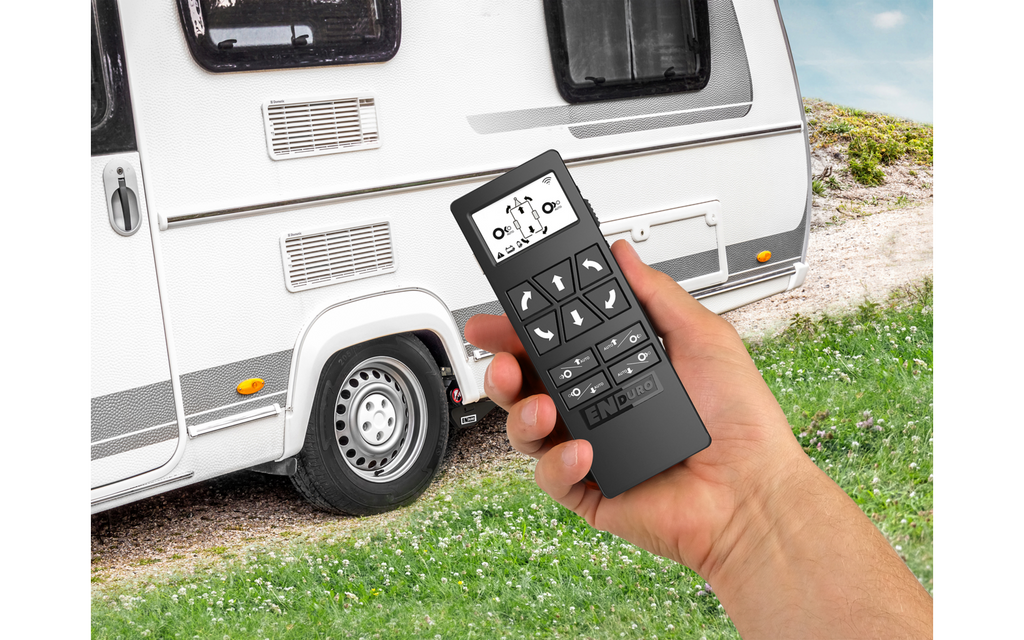 Montert automatisk rangeringshjelp EM515FL med nivellering på campingvogn