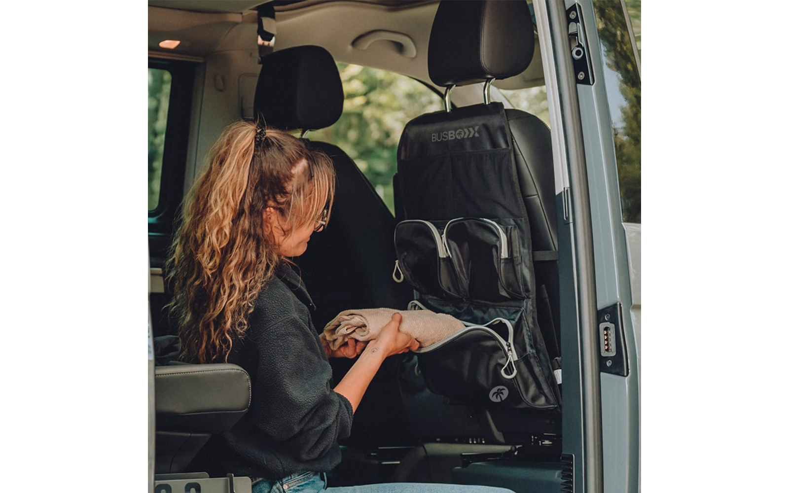 Bakseteveske for forseter VW T5 T6 T6.1 50x75 cm BusBoxx bakside