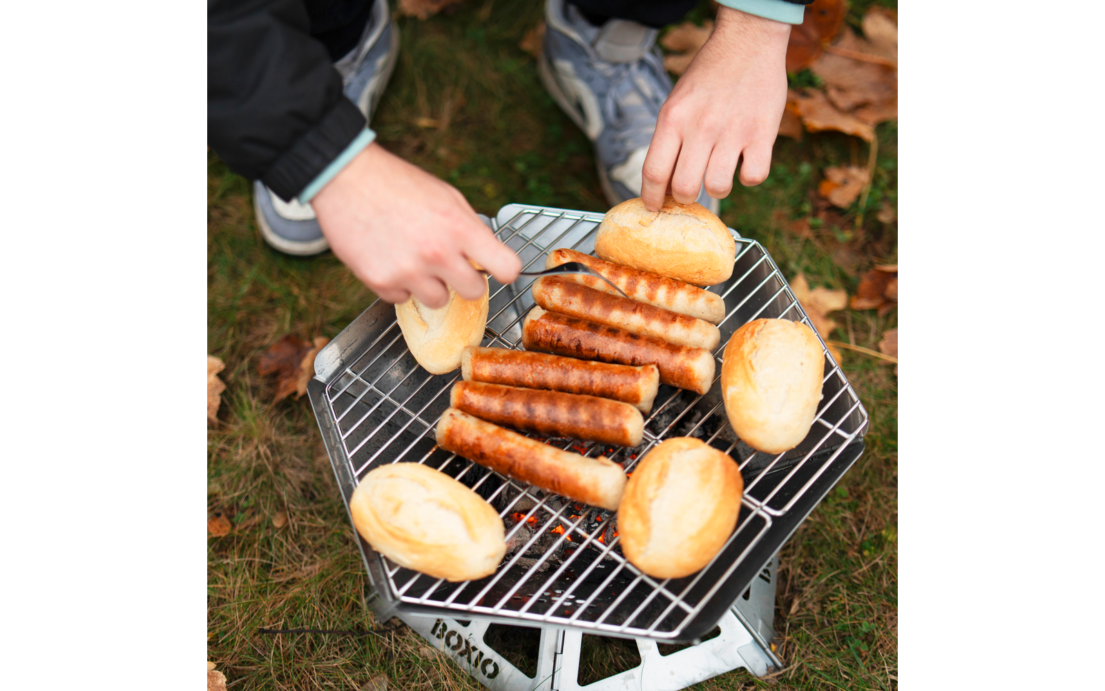 Bålpanne med grill, trefot og Eurobox 3,8 kg - Boxio Fire Bundle med tilbehør