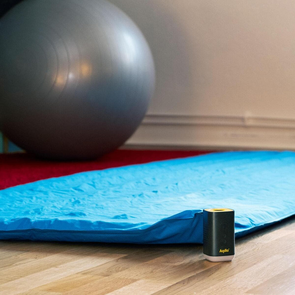 Bærbar elektrisk luftpumpe Airbird C2 2400 mAh USB-C med stor dyse montert