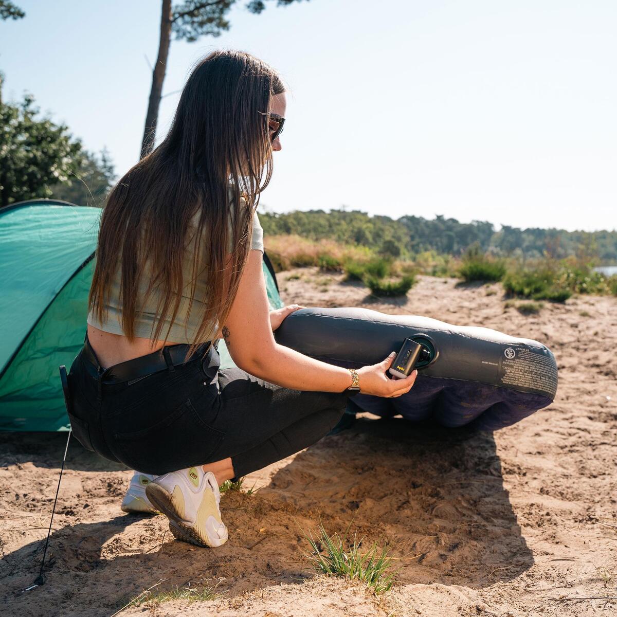 Bærbar elektrisk luftpumpe Airbird C2 2400 mAh USB-C med liten dyse montert