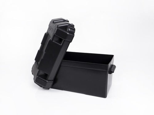 Bakside av Batteriboks svart 41x20x20 cm med stropp