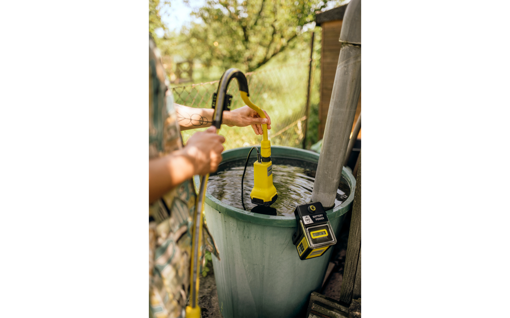 Montert Batteridrevet fatpumpe BP 2.000-18 Barrel 18V 2 bar - Kärcher på fat