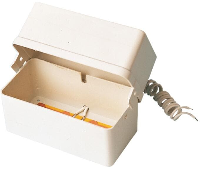 Batterikasse for to 6V-batterier 115x70x110mm med kabel Comet forfra