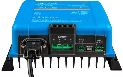 Bakside av Batterilader Phoenix Smart IP43 12V 50A med Bluetooth fra Victron Energy