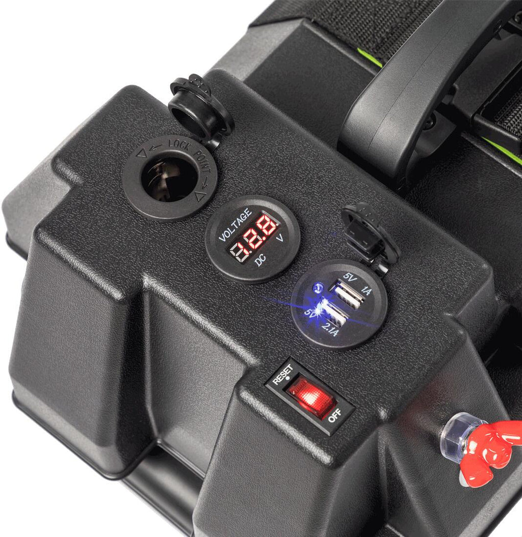 BAX110 batteriboks for 100Ah AGM/litium, 12V/USB detalj av tilkoblinger