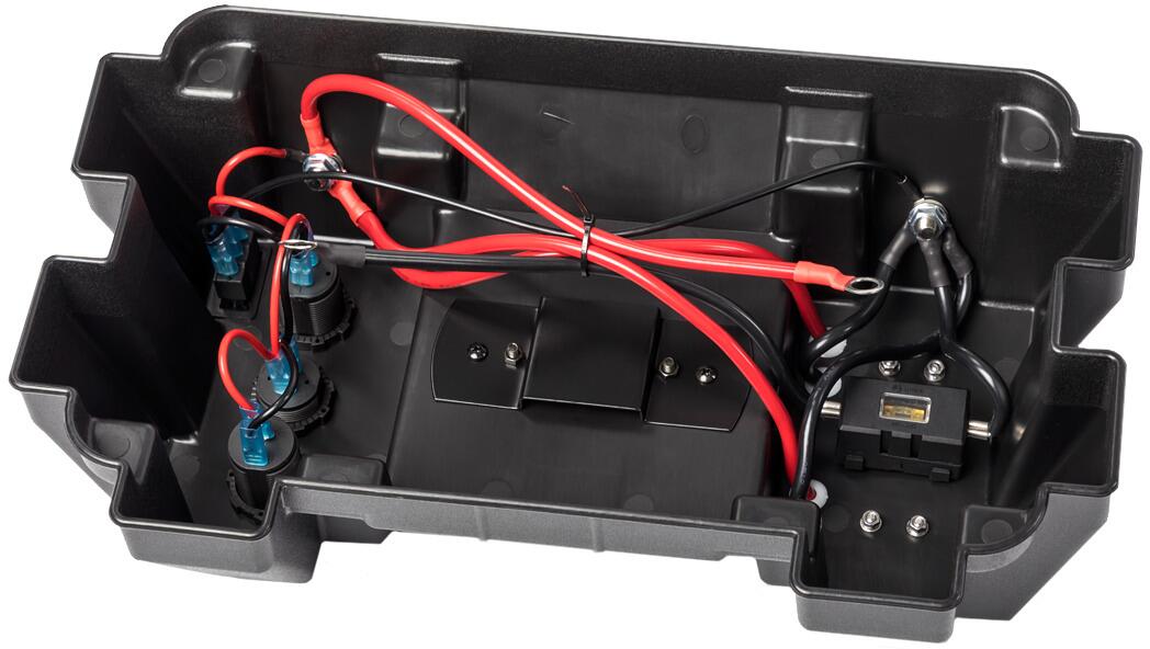 BAX110 batteriboks for 100Ah AGM/litium, 12V/USB nærbilde av batteri-display