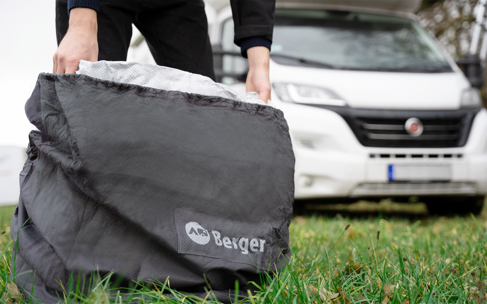 Reparasjonssett inkludert med Beskyttelsestrekk for campingvogn StrongProtect Plus 400-450 cm