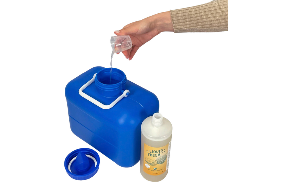 Bruk av Biologisk tilsetning for urinbeholder 1 liter sitrusduft - Trelino i urinkanister
