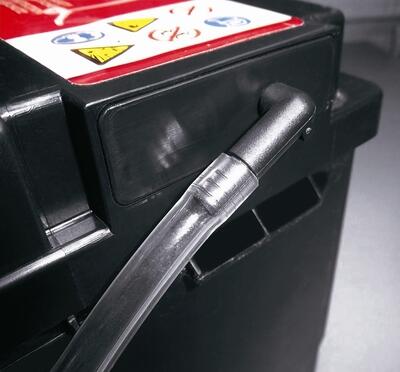 Detalj av Bly-syre-batteri Energy Bull 100Ah 12V syklus
