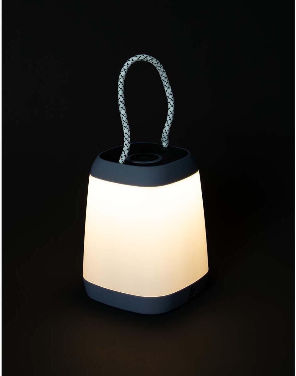 Nærbilde av knapp på Bordlampe Sargas oppladbar LED 180 lumen hvit