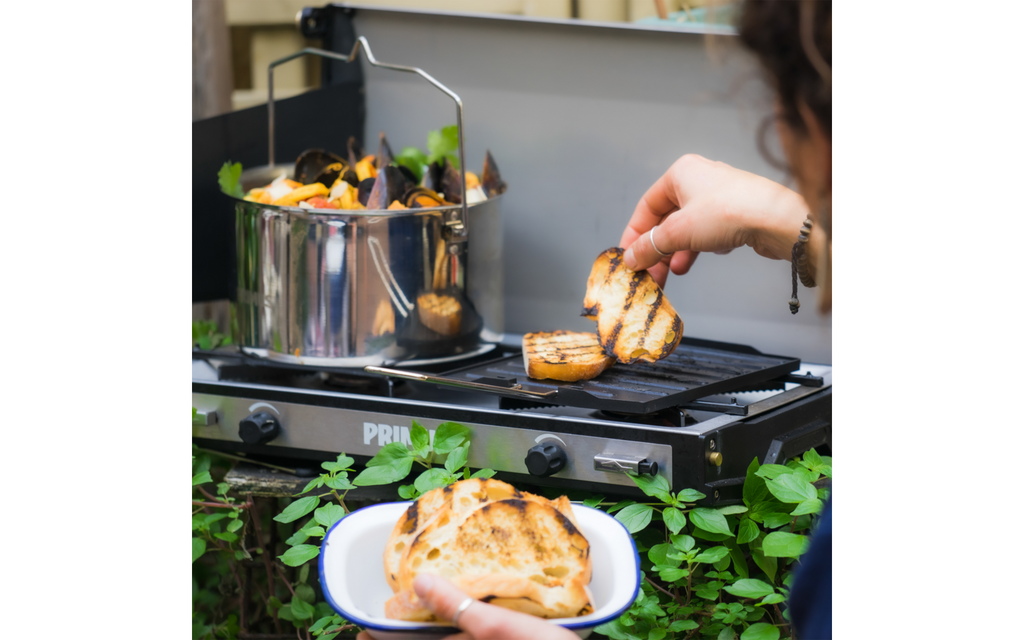CampFire grillplate aluminium med antihaftbelegg og sammenleggbart håndtak oppbevaring