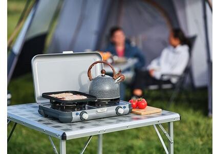 Camping Kitchen 2 Grill & Go CV 4 kW gasskoker montert på campingplass