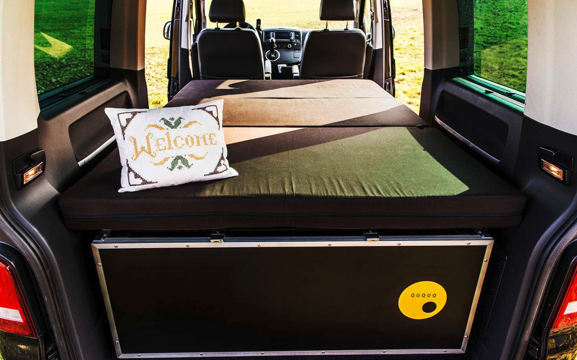 Campingboks BusBox med kjøkken og seng 195x134 cm 50 kg - Ququq for kompakt campingbil