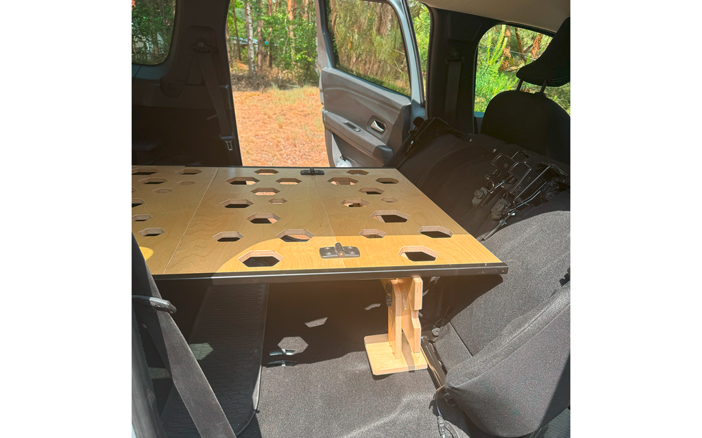 Campingboks Slim for kombi, SUV og van m/soveunderlag 173-190 cm - Moonbox nærbilde av soveunderlag