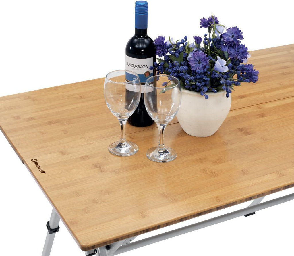 Campingbord Kamloops i bambus med aluminiumsramme montert