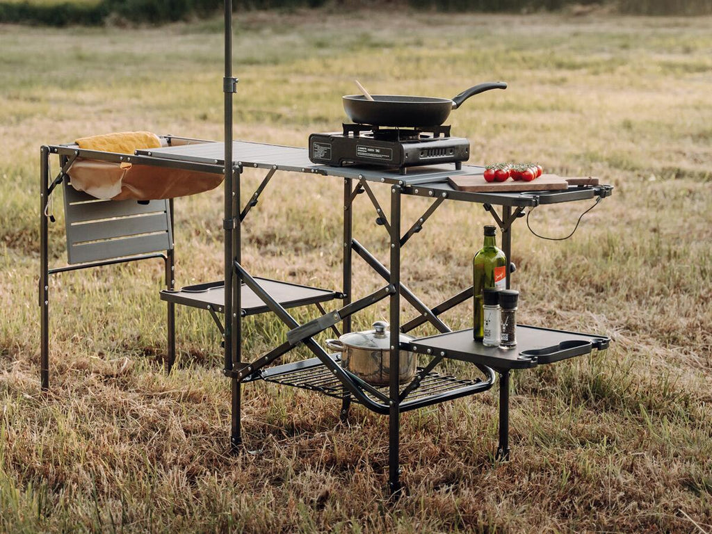 Campingkjøkken med oppvaskkum 143x88 cm aluminium 10,3 kg - CAMPWERK oversikt over oppbevaringsplass