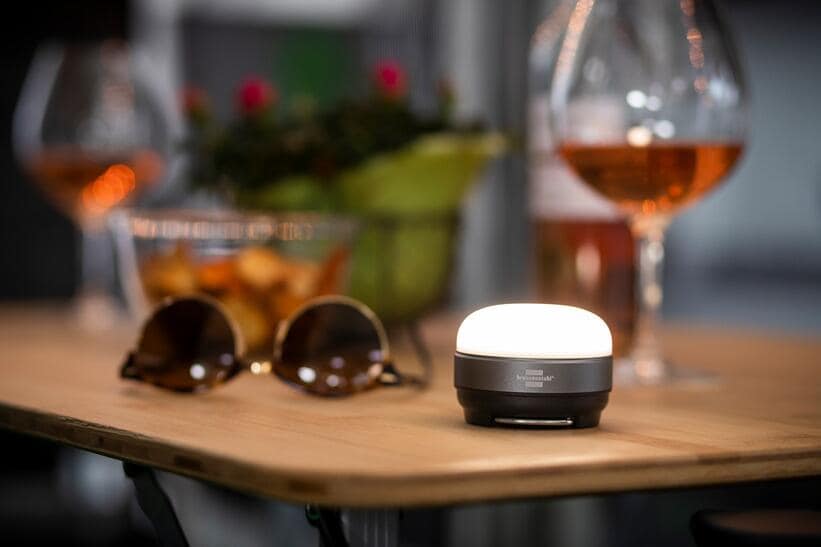 Nærbilde av Campinglampe OLI 180 lm batteridrevet IP44