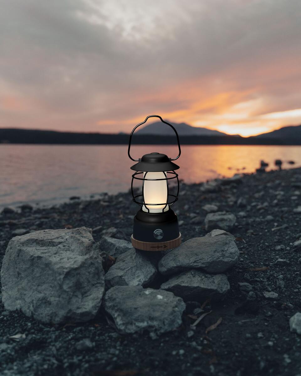 Nærbilde av dimmebryter på Campinglykt Lyss dimbar LED 15-450 lm oppladbar 8 W