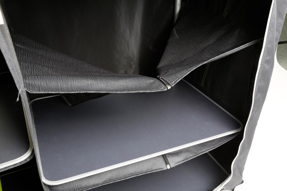 Campingskap Azabache Cross Square med arbeidsflate i aluminium