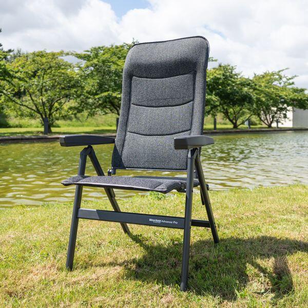 Detaljbilde av justerbare armstøtter på Campingstol Advancer Pro 3D Mesh