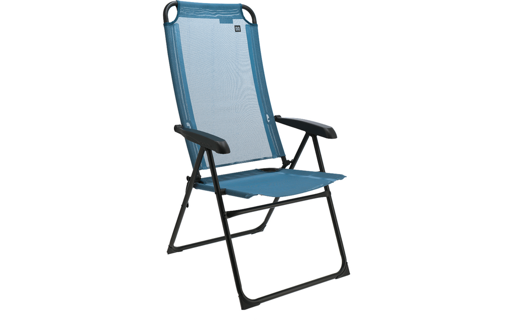 Campingstol Como sky blue 6-pos ryggstøtte montert utendørs