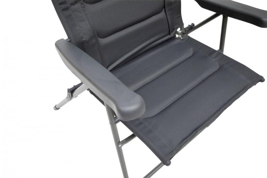 Sideprofil av Hampton Grande DLX Chair med bredt sete