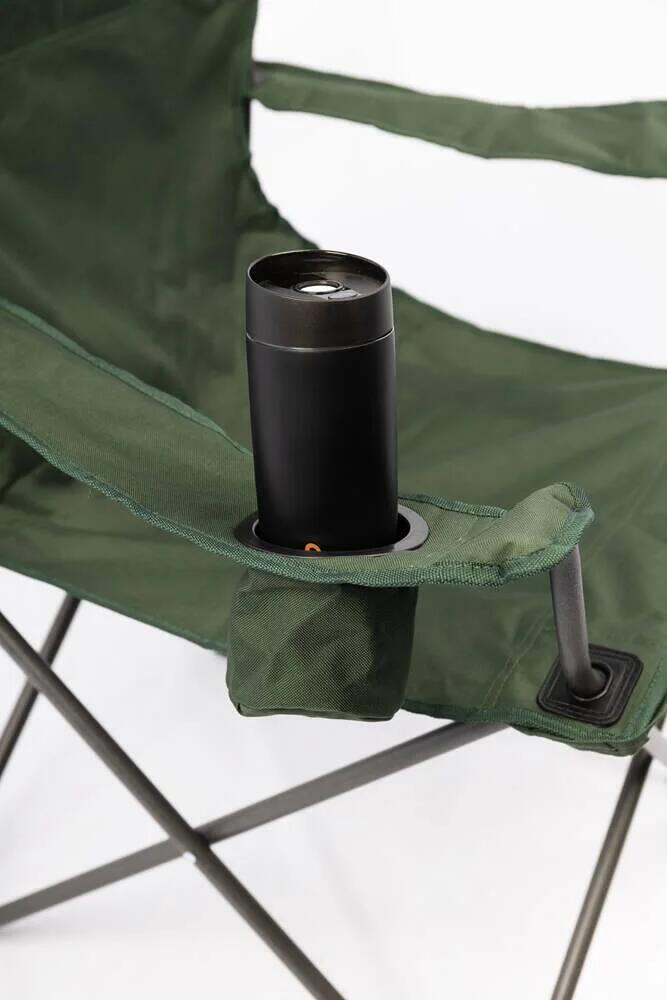 Campingstol Vango Fiesta med kopp­holder montert på campingplass