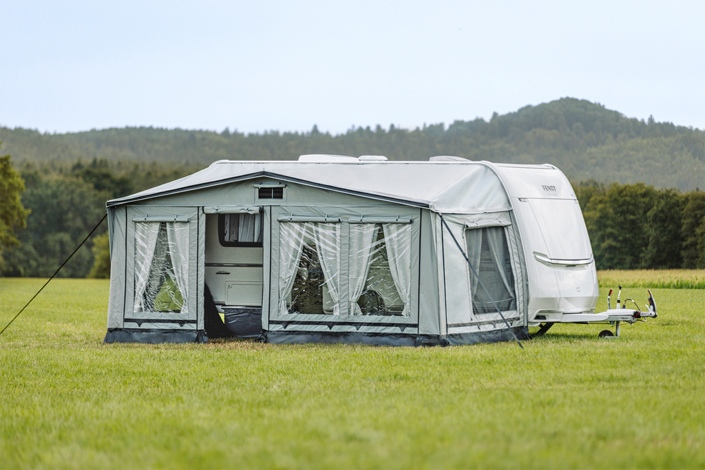 Campione Pro helårsfortelt for campingvogn 485x240 cm forfra