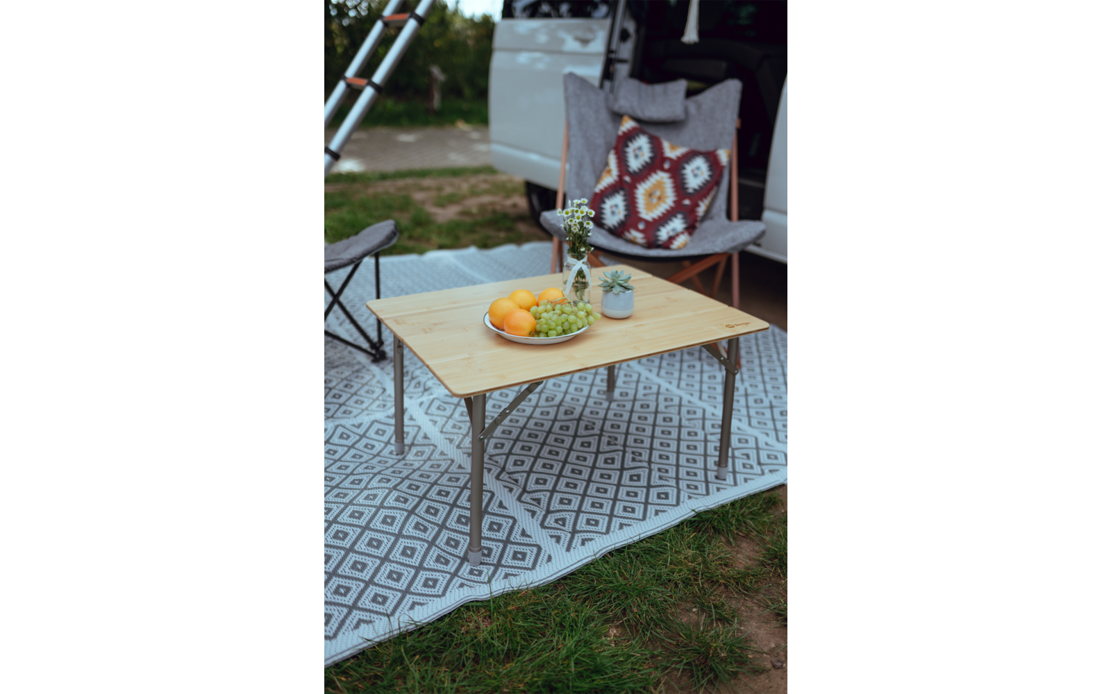 Carry klappbord med bambusplate nærbilde av bordplate