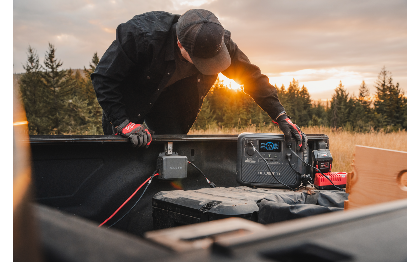 Charger 1 billader 560W for powerstation under kjøring - Bluetti