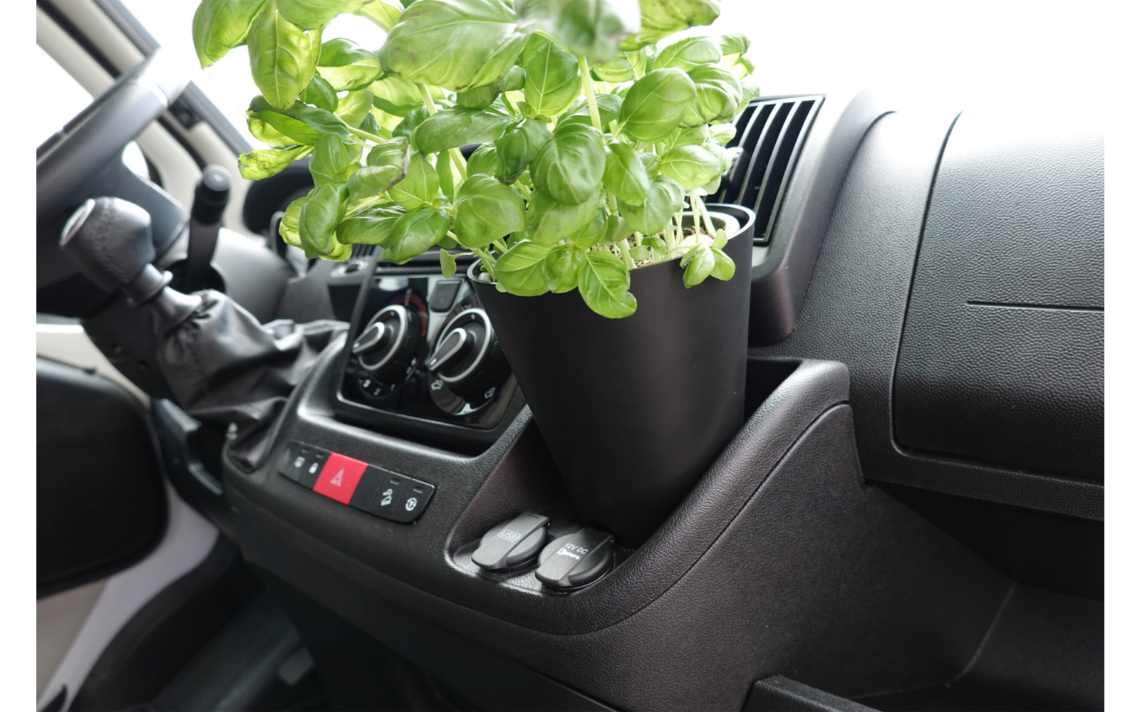 Nærbilde av Cockpit-holder for planter til Fiat Ducato/Citroën Jumper - Camperflower