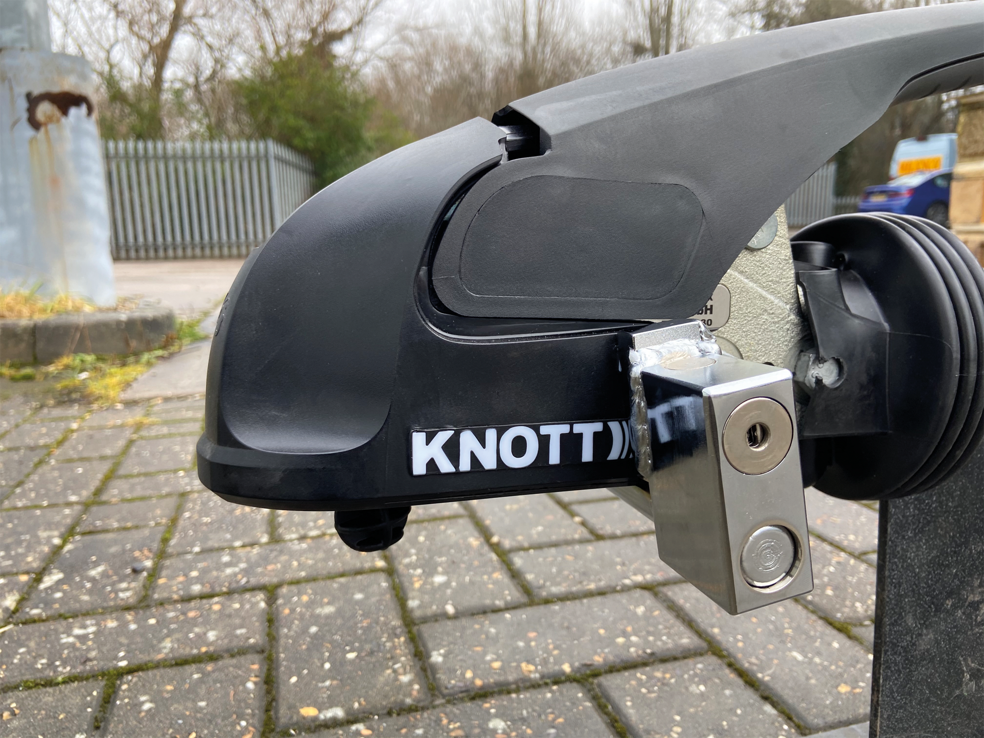 Compact koblingslås for Knott KS 25/30/35 - Milenco forfra