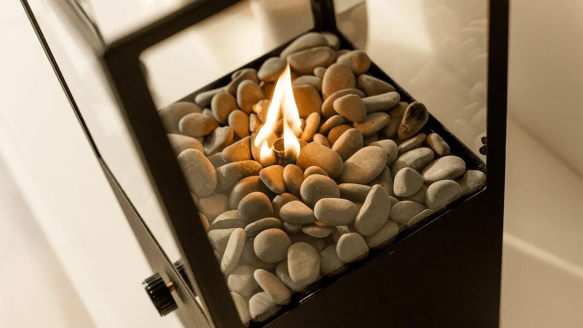 Bakside av dekorsteiner for Cosiscoop gasslykt 360 g grå