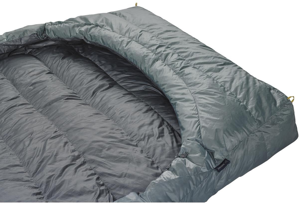 Dobbeltsovepose Vela 203x208cm, 650-cuin dun detalj av stoff
