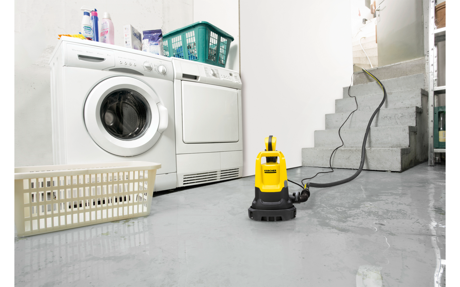 Montert Dykkvannpumpe SP 16.000 Dual 2-i-1 i bruk i hage