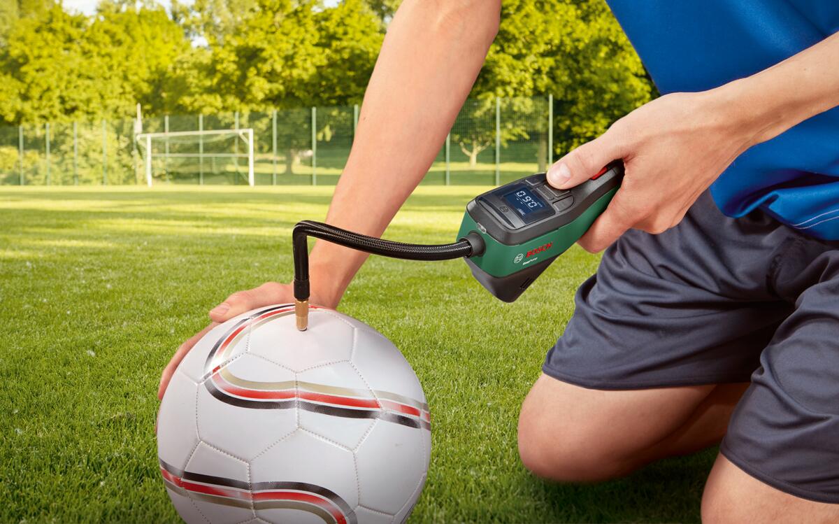 EasyPump trådløs trykkluftpumpe Bosch montert på sykkeldekk