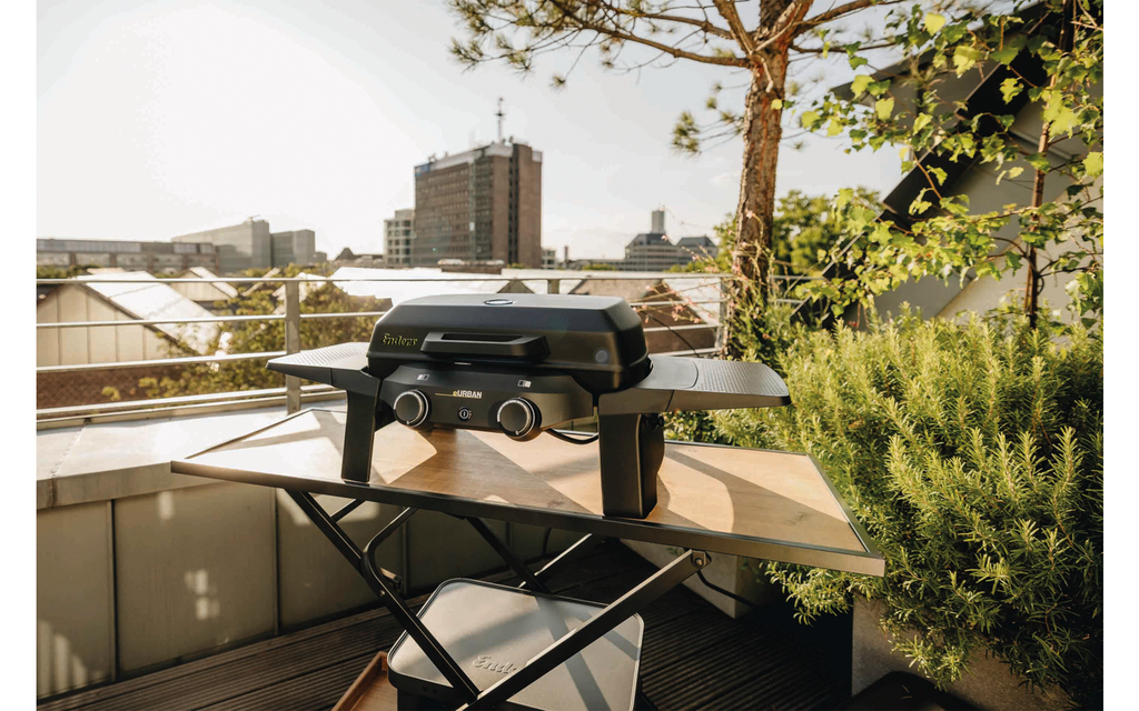 Elektrisk bordgrill eUrban 12,5 kg med emaljert støpejernsrist og avtagbare sidebord