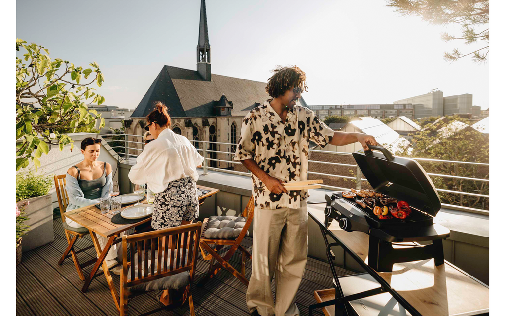 Kabelopprulling på elektrisk bordgrill eUrban 12,5 kg med emaljert støpejernsrist