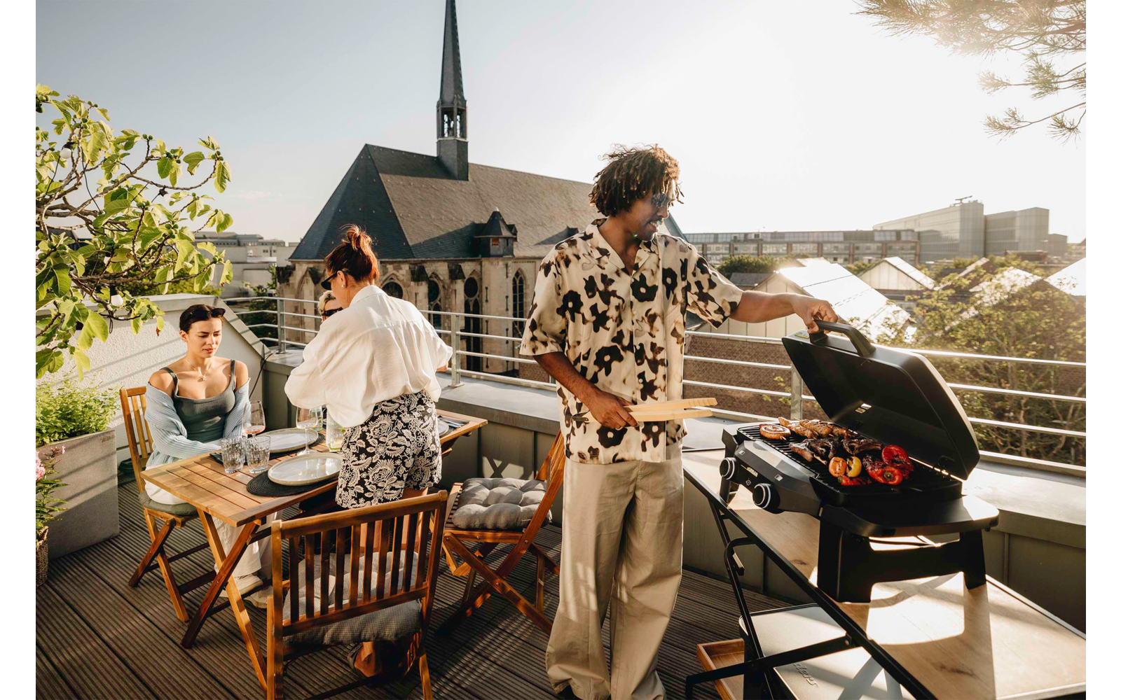 Kabelopprulling på elektrisk bordgrill eUrban 12,5 kg med emaljert støpejernsrist