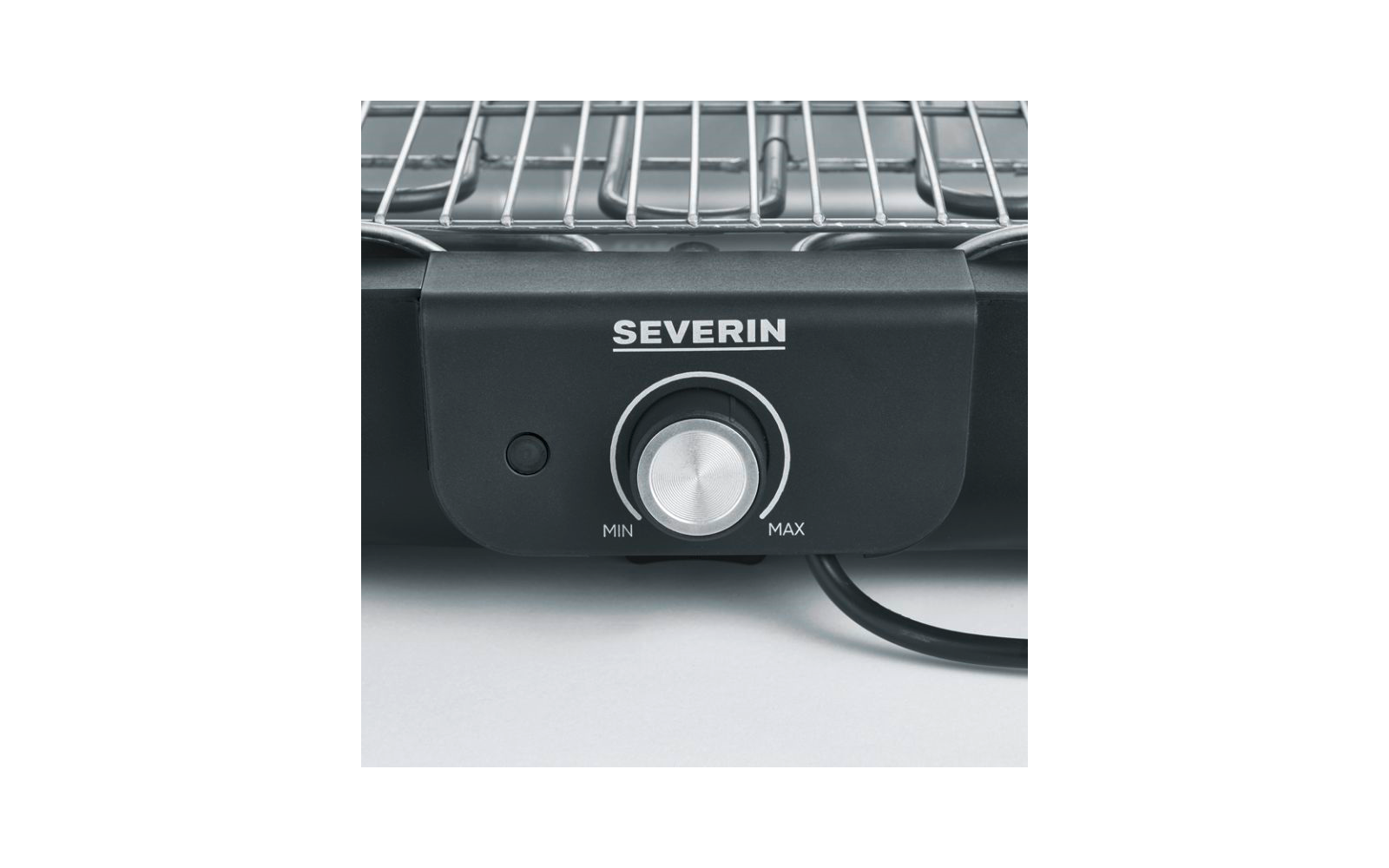 Montert Elektrisk bordgrill PG 8554 med grillrist i bruk