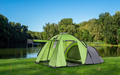 Familietelt Merano 4 for 4 personer med soverom 460 x 255 cm i grønt, oppslått sett forfra