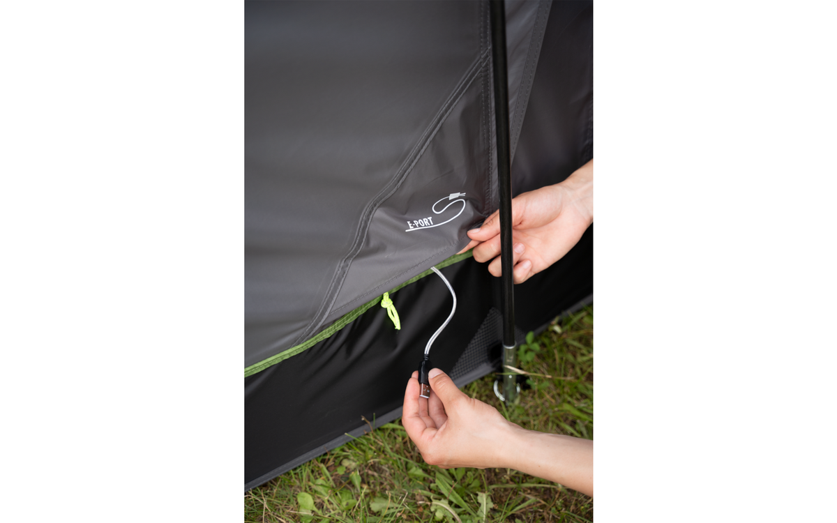 Familietelt Sierra 6 for 6 personer 480x380 cm 19,9 kg - romslig oppholdsrom innvendig