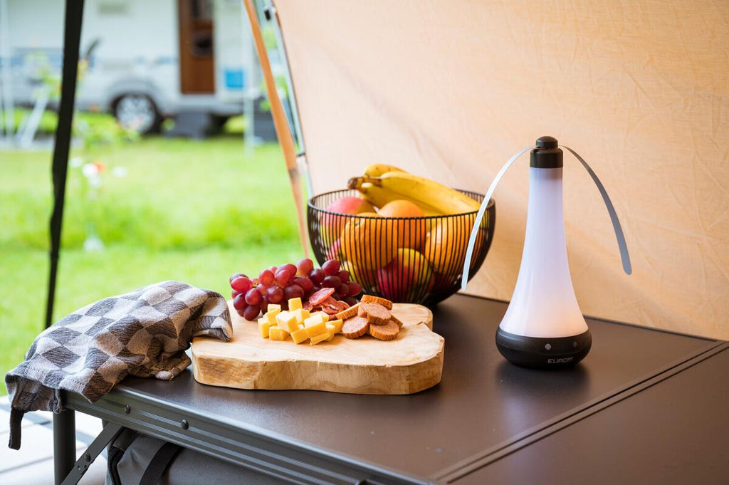 Batterirom på Flueavviser Fly Away Twister LED med bordlampe