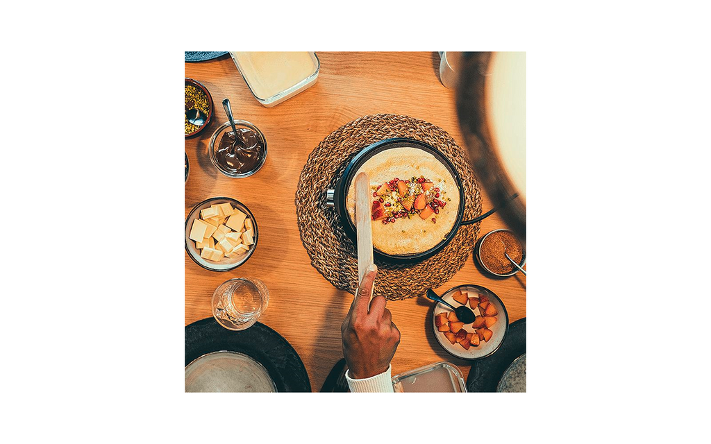 Fondue og crêpes kombiapparat FO 2471 1500 W svart montert i bruk